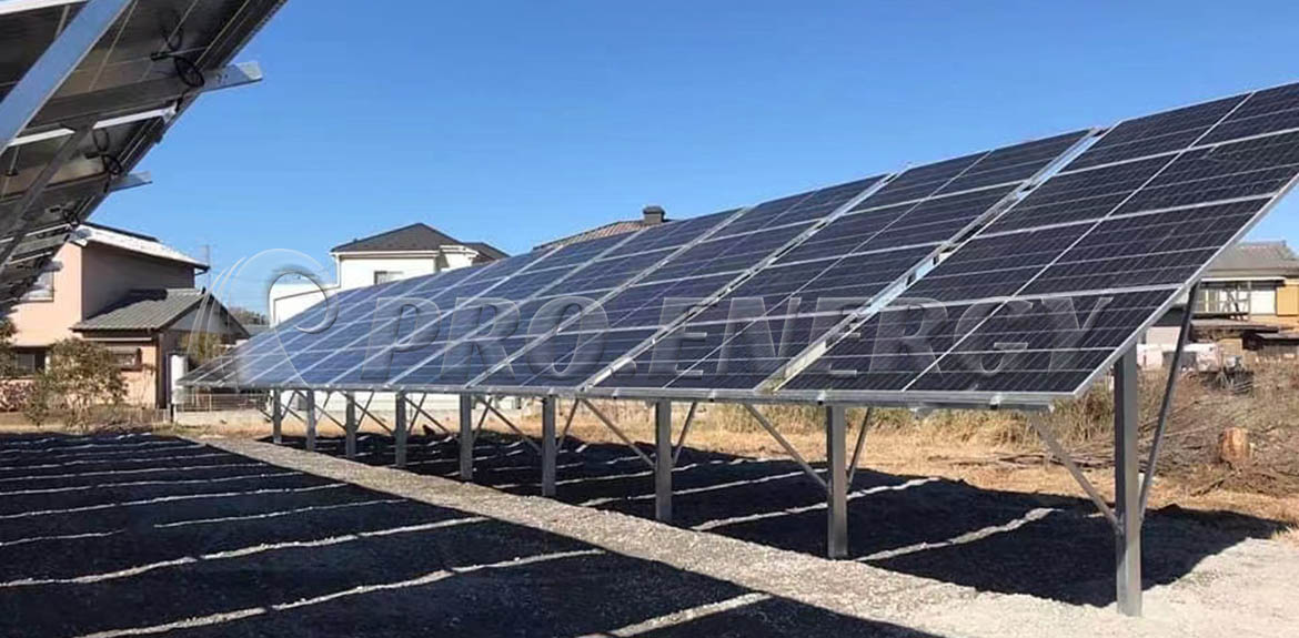 Soluzione di montaggio a terra con palo singolo da 950 kWp