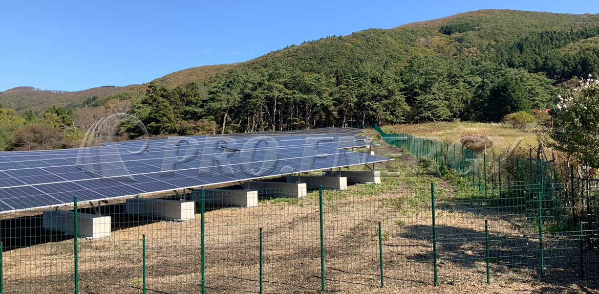 Sistema di montaggio solare fisso a terra