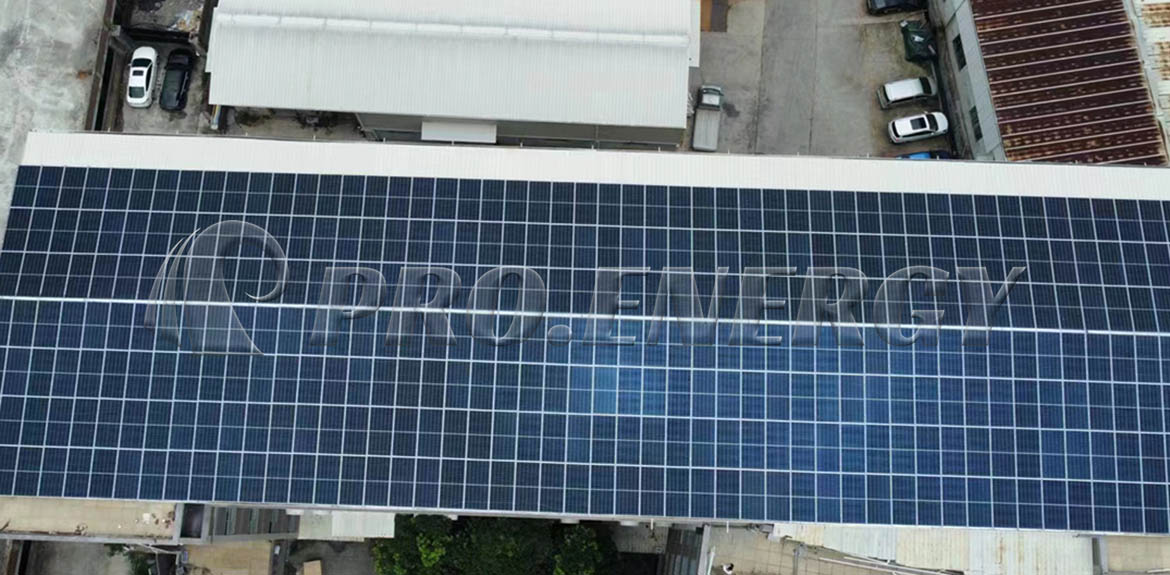Sistema di montaggio solare fotovoltaico integrato nel tetto da 2 MWp