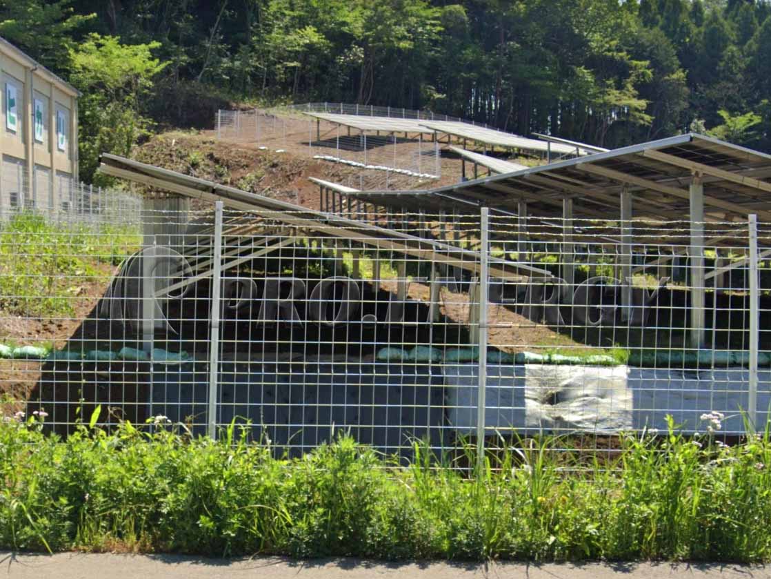 Steel mesh fencing for power stations