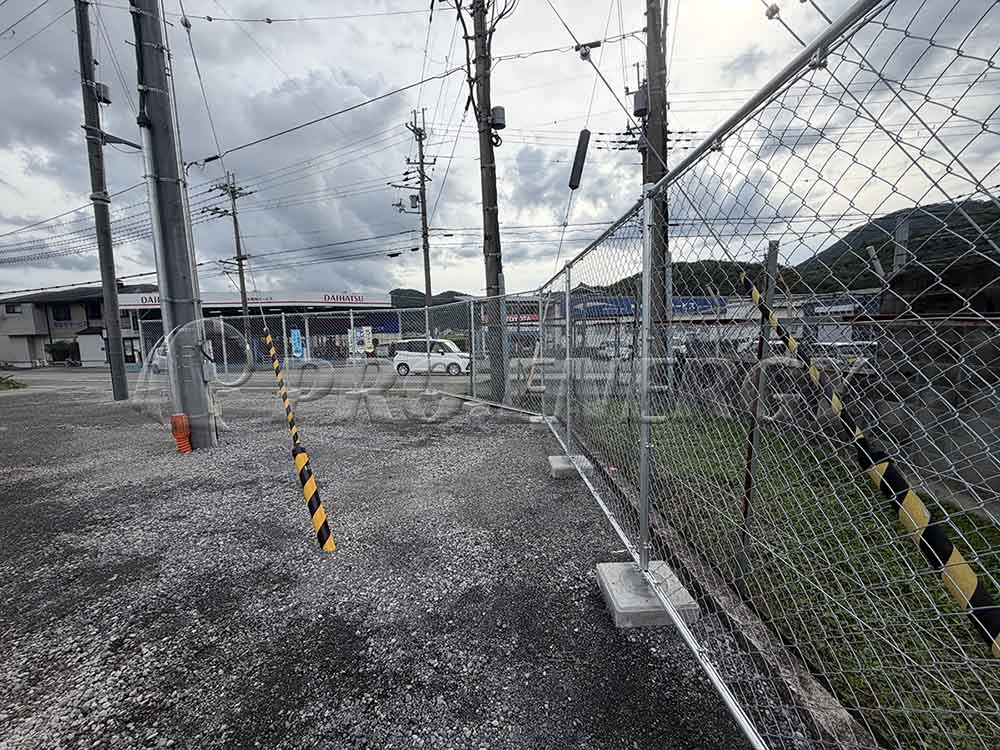 Q195 carbon steel welded mesh fence installed at Japanese power substation site Q195 carbon steel welded mesh fence installed at Japanese power substation site